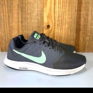 A REALLY nice pair of NIKE'S Downshifters